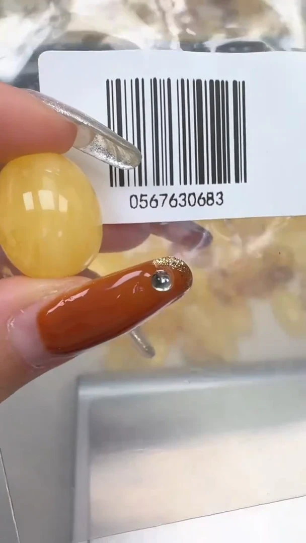 裸石琥珀未镶嵌如图