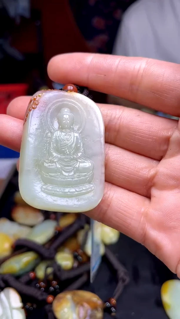 和田玉未镶嵌颈饰1