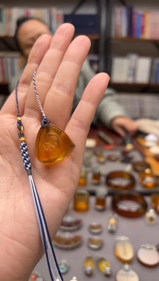 【闪购商品】琥珀颈饰未镶嵌荷鲁斯之眼--多样性发一