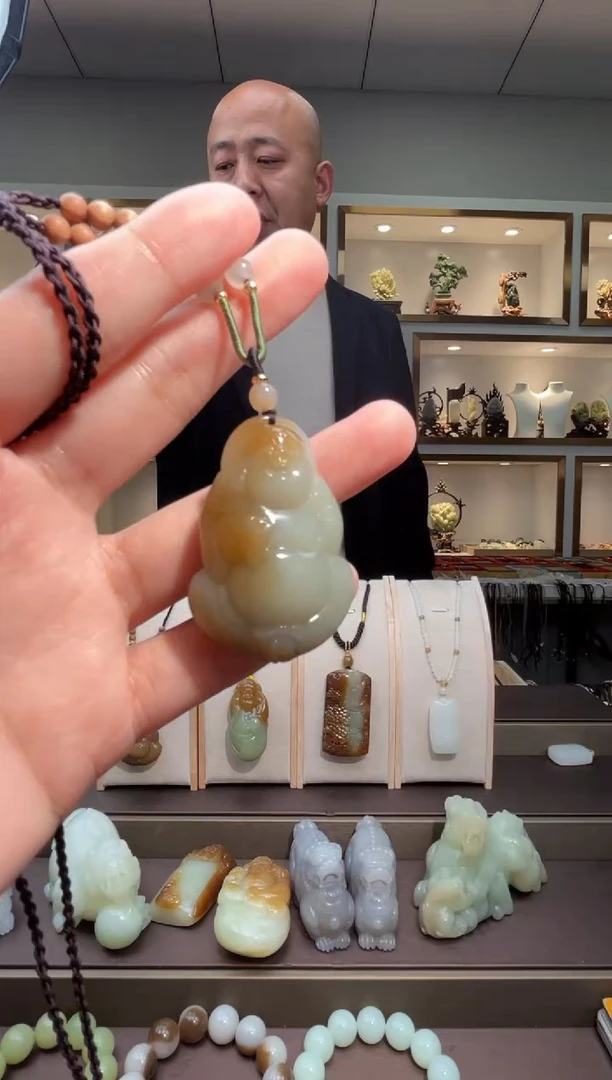 颈饰未镶嵌和田玉苏