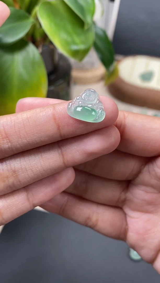 【闪购商品】翡翠颈饰未镶嵌翡翠冰晴佛公