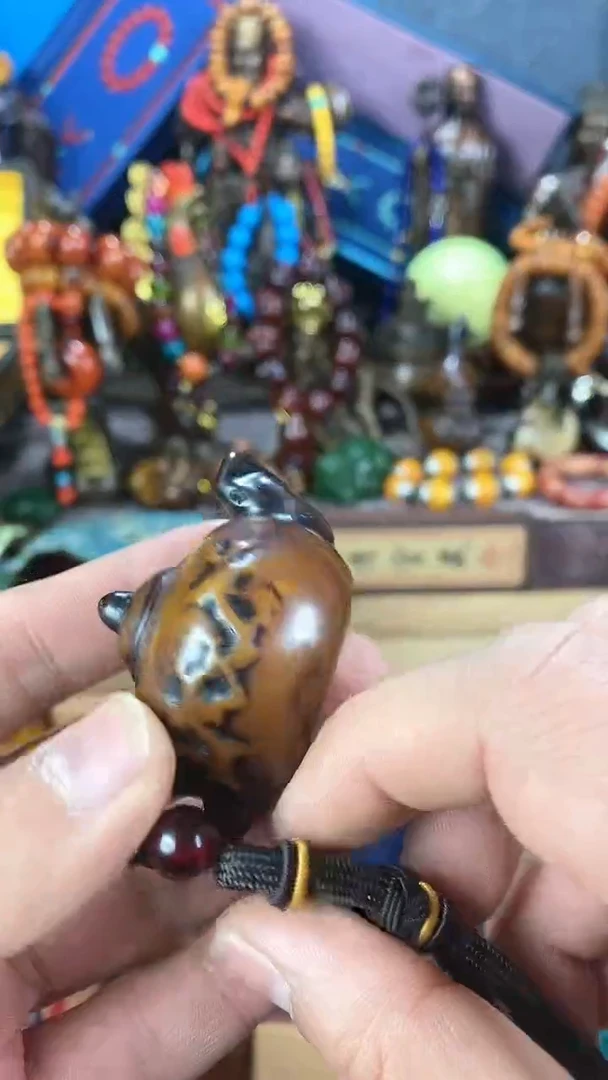 【闪购商品】琥珀手链未镶嵌猪妹专属精品摆件