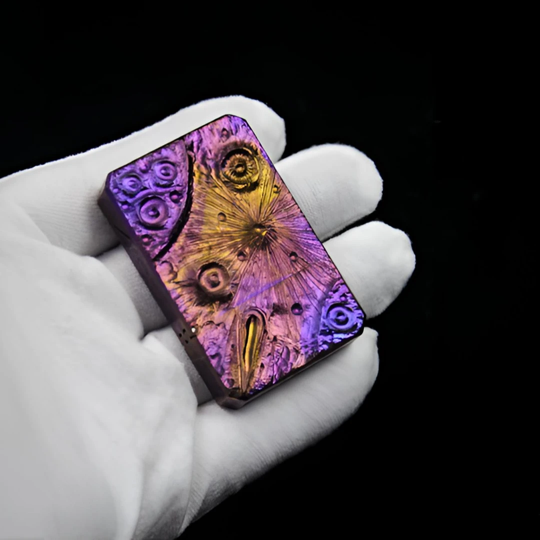 八角钛合金星辰纯手工雕刻烤蓝工艺翻盖一体煤油打火机收藏佳品男