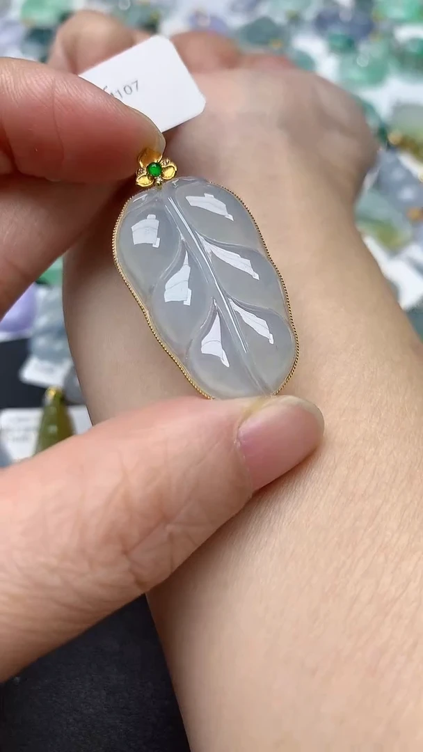 颈饰18K金镶嵌翡翠天然缅甸A货翡翠