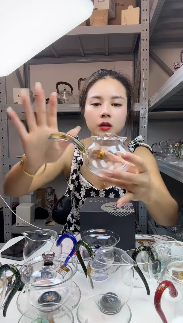 手工艺品玻璃禾器 迷翠侧把纳福公道杯