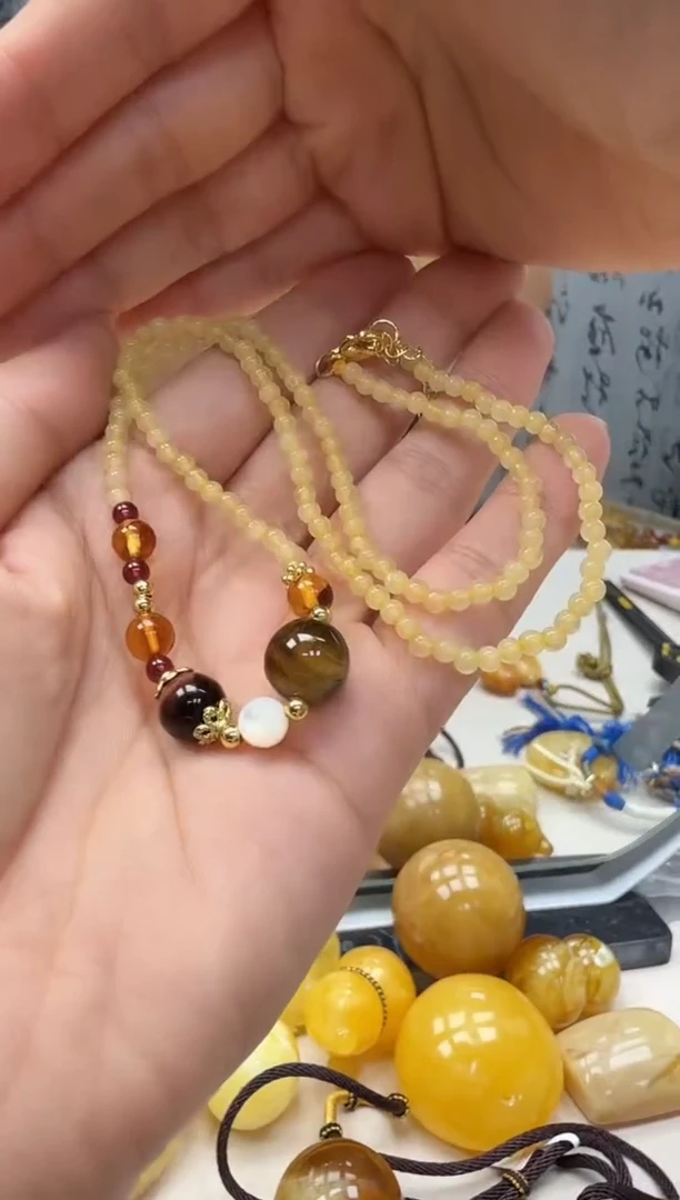 裸石琥珀未镶嵌如图