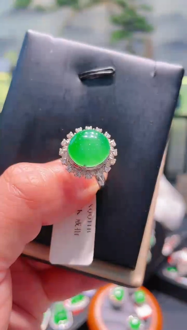 翡翠18K金镶嵌颈饰天然A货翡翠A71