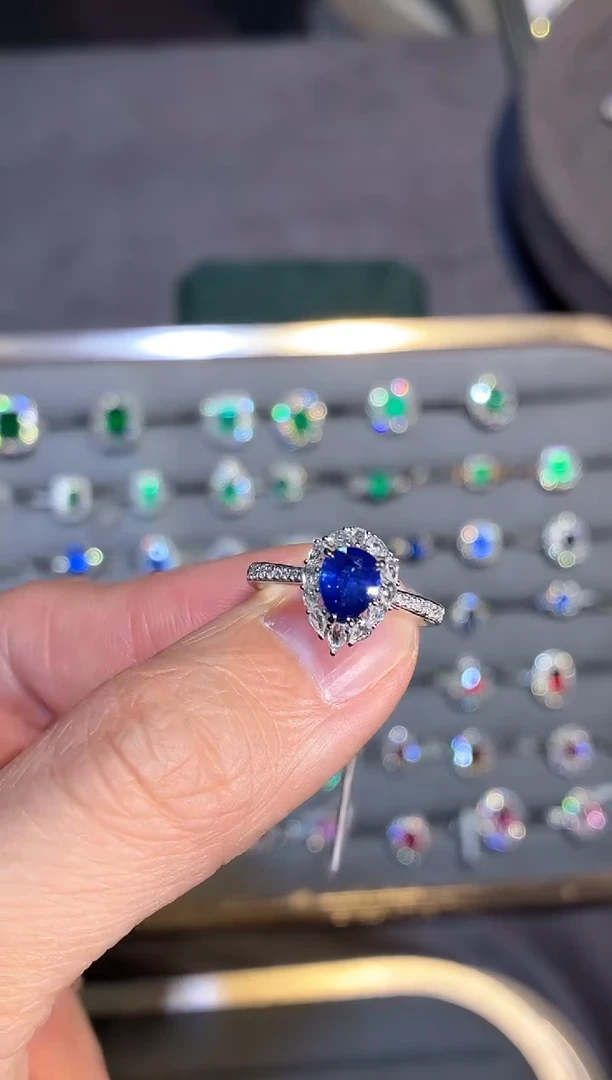 戒指蓝宝石18K金镶嵌【闪购】1.06ct/同步展会价/皇家蓝