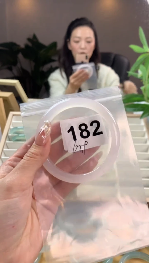 【闪购商品】玛瑙/玉髓手镯未镶嵌182