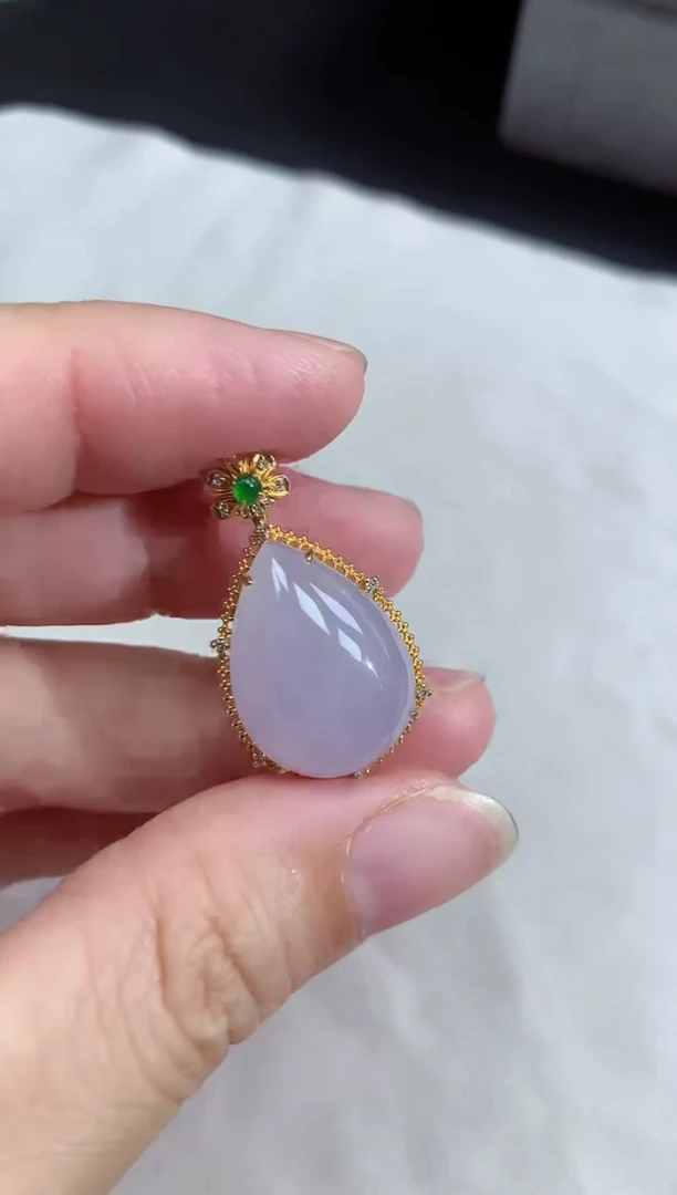 翡翠18K金镶嵌颈饰紫罗兰水滴吊坠