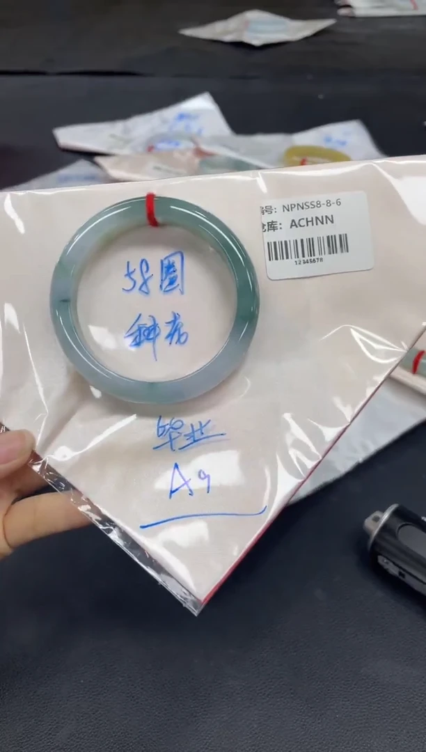 未镶嵌手镯翡翠翡翠手镯