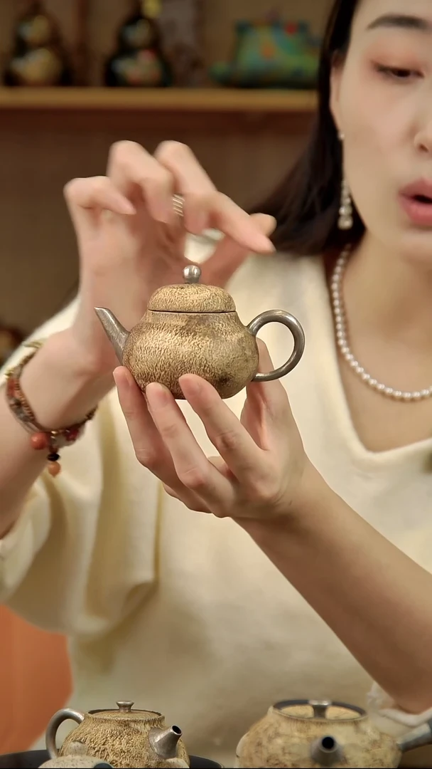 言野手作 粉引仿古梨形壶