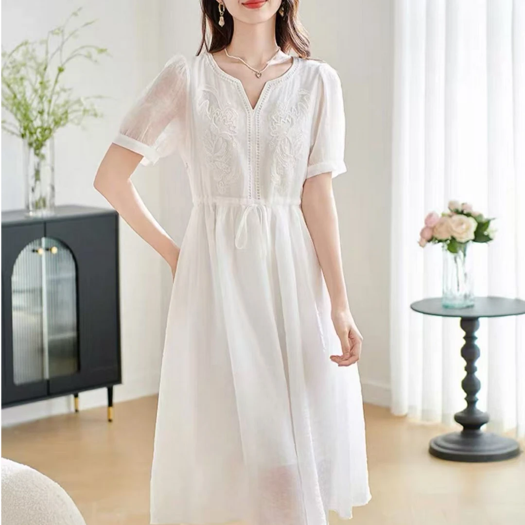 2025夏季新款百搭温柔修身显瘦白色连衣裙