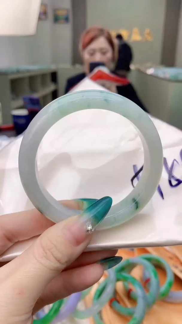 【闪购商品】翡翠手镯未镶嵌0498259521