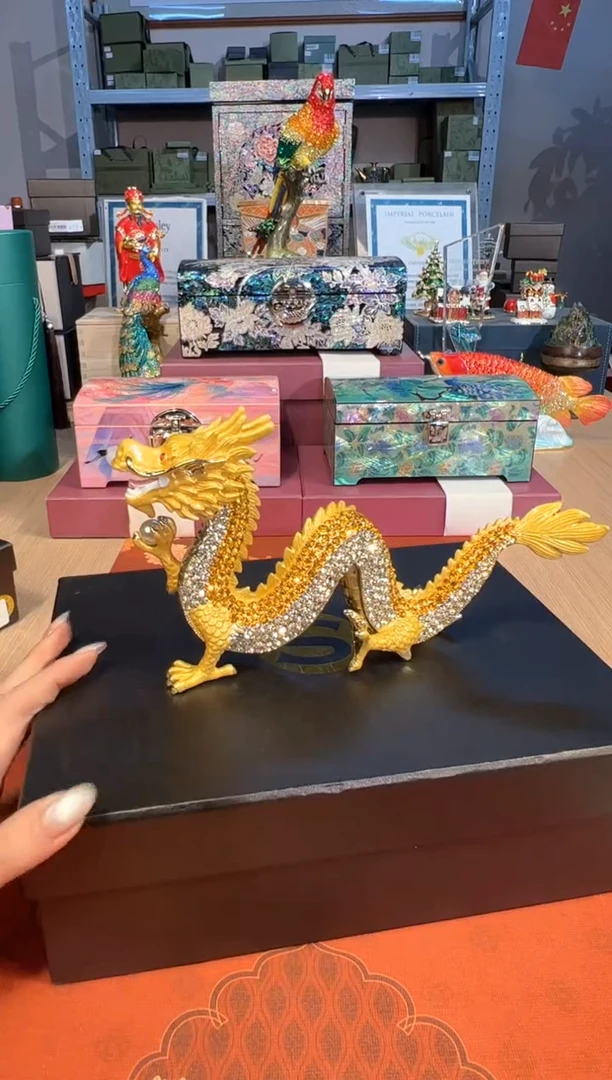 【闪购商品】杯291金色戏珠大龙