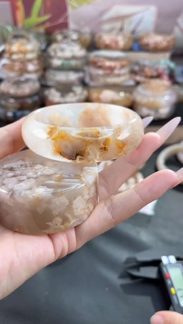 未镶嵌手镯石英质玉58