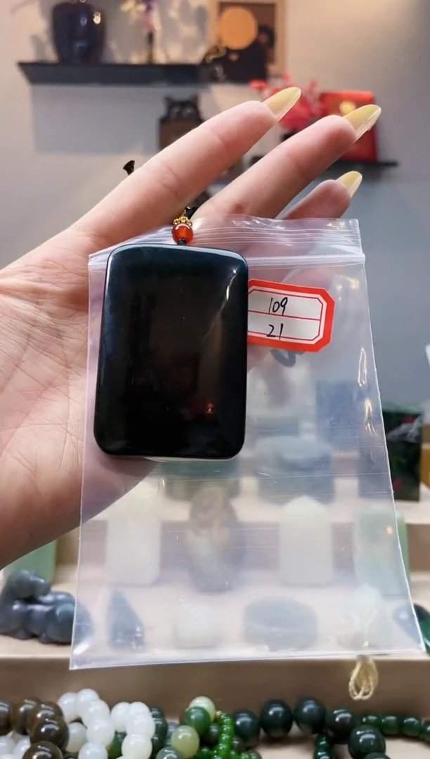 未镶嵌和田玉挂件1