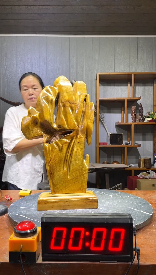 金丝楠刘*军倒流香摆件