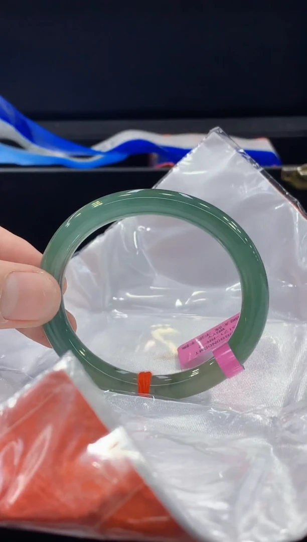 未镶嵌手镯翡翠翡翠手镯