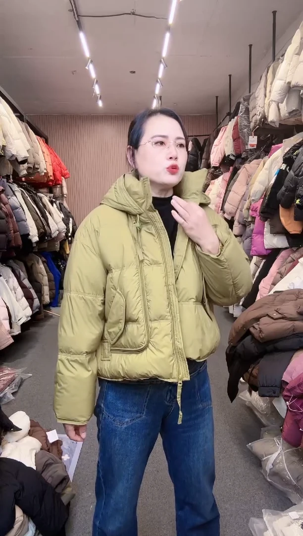 艾雨羽绒服一秒闪购