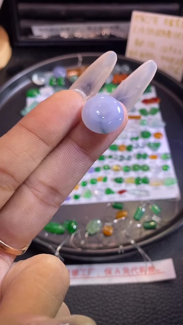 翡翠挂件未镶嵌扣子