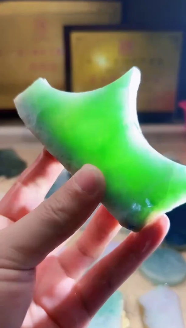 翡翠挂件未镶嵌A货张麦8749