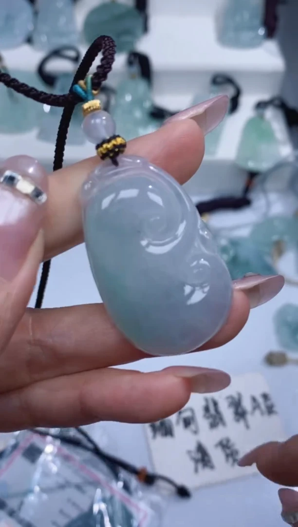 颈饰未镶嵌翡翠吊坠