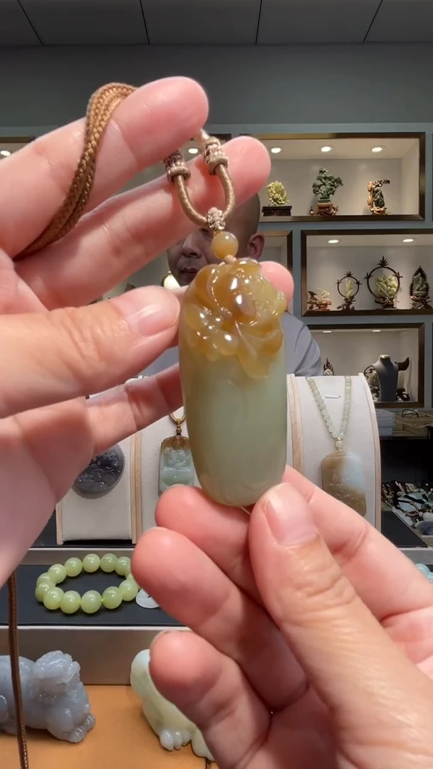 颈饰未镶嵌和田玉苏