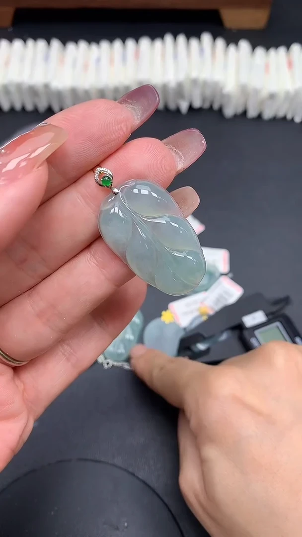 翡翠18K金镶嵌吊坠(不含链)MS190861