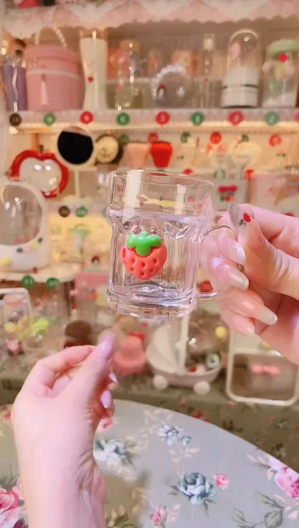 摆件品质好发货快放心拍！草莓一口杯