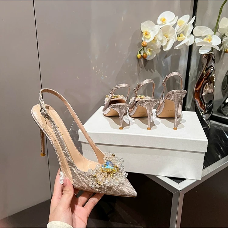2025新款尖头包头水钻方扣高跟鞋女韩版时尚香槟色婚鞋细跟凉鞋