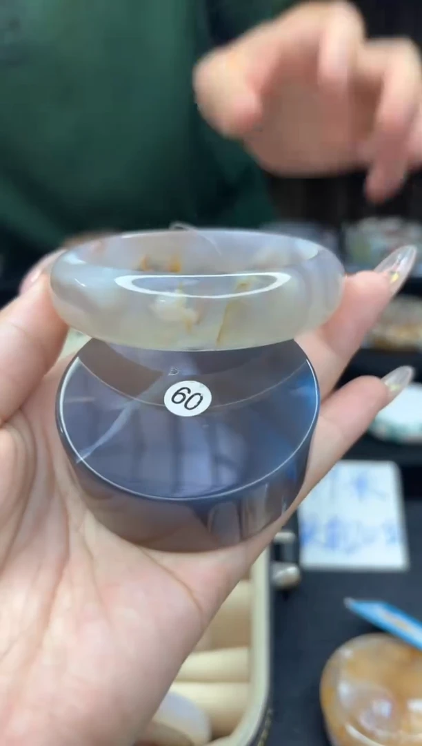 石英质玉手镯未镶嵌273(60圈赠送镯心)