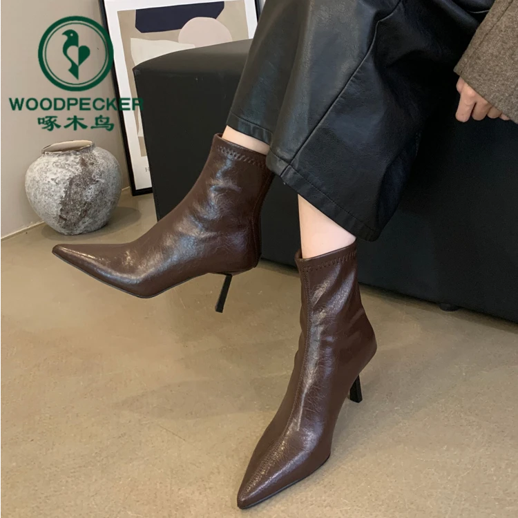 啄木鸟棕色高质感高跟短靴女2025秋冬款欧美尖头细跟瘦瘦靴时装靴
