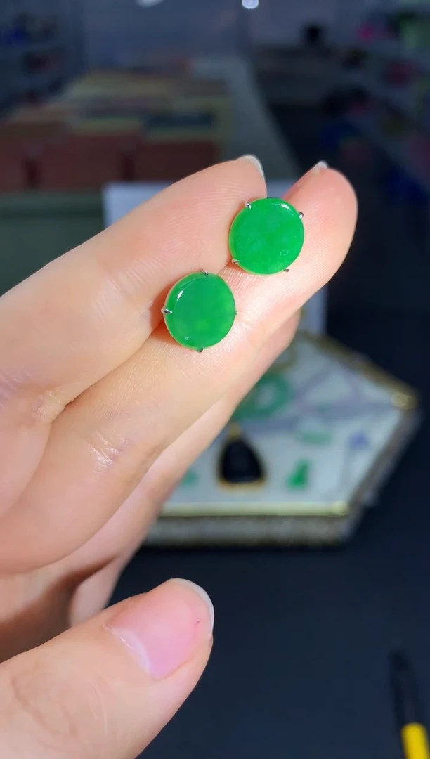 【闪购商品】翡翠吊坠(不含链)18K金镶嵌翡翠无事牌耳钉