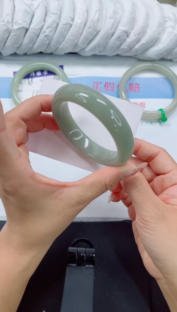 未镶嵌手镯石英质玉19-56.7