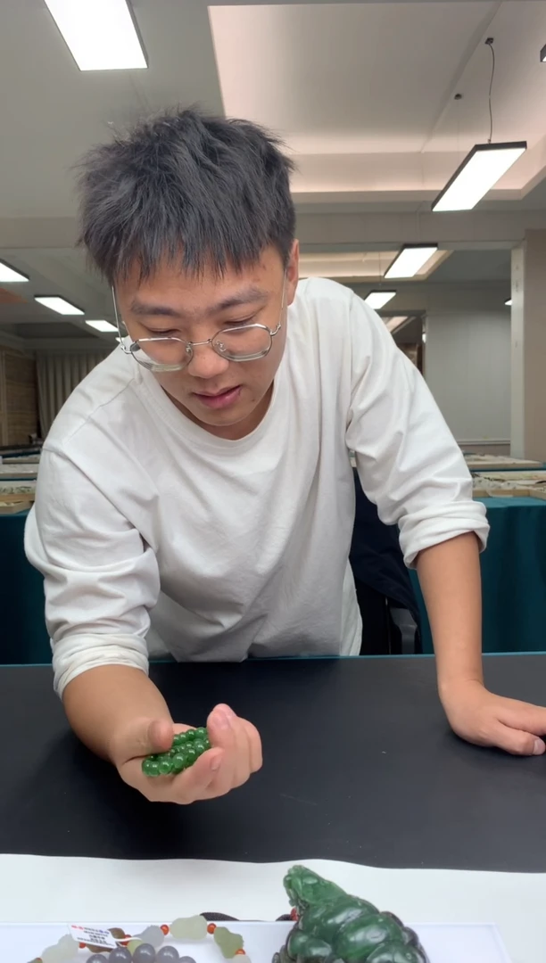 定制和田玉奇**?未镶嵌定制和田玉 *12512313