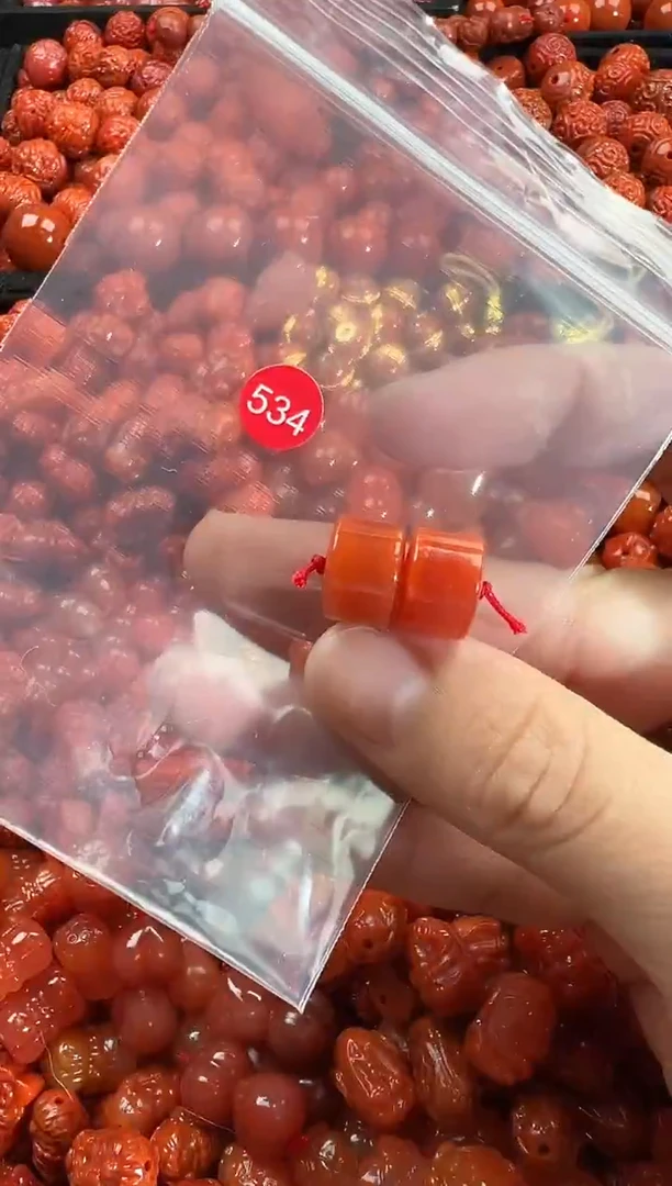 颈饰未镶嵌南红玛瑙1