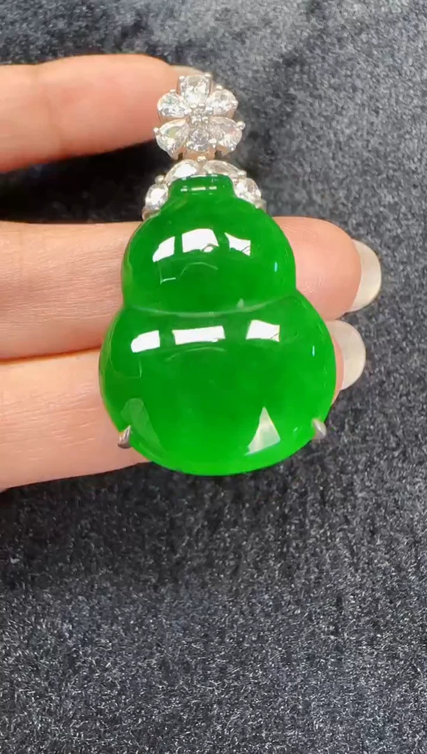 未镶嵌定制翡翠翡翠吊坠250