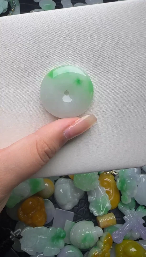 翡翠未镶嵌颈饰天然缅甸翡翠吊坠