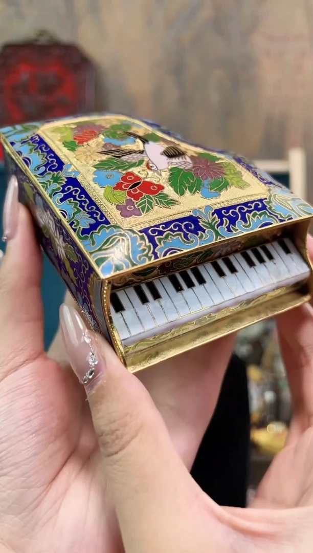 非遗手工景泰蓝钢琴盒