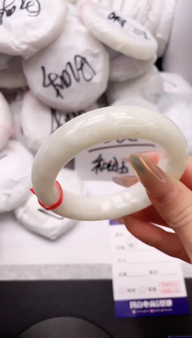 【闪购商品】和田玉手镯未镶嵌13K133-56