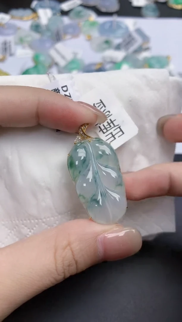 【闪购商品】翡翠颈饰18K金镶嵌天然缅甸翡翠A货