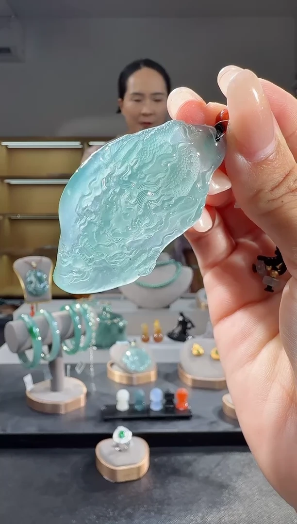 吊坠(不含链)未镶嵌翡翠龙牌