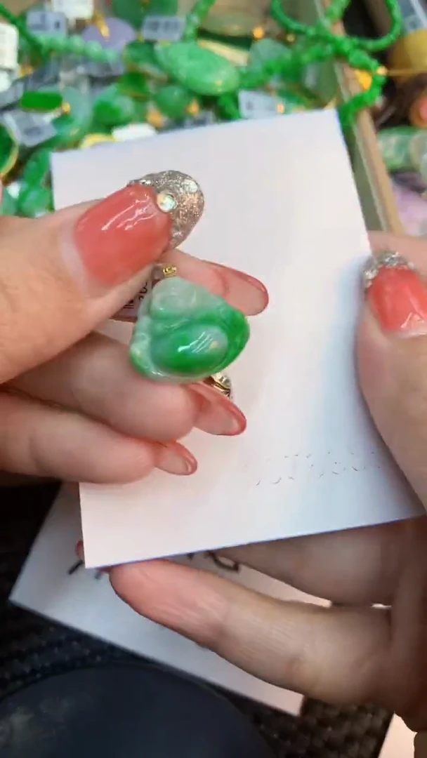 颈饰18K金镶嵌翡翠1