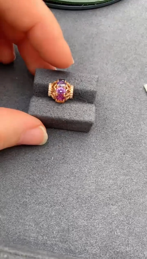 【闪购商品】彩色蓝宝石颈饰18K金镶嵌彩蓝宝路路通