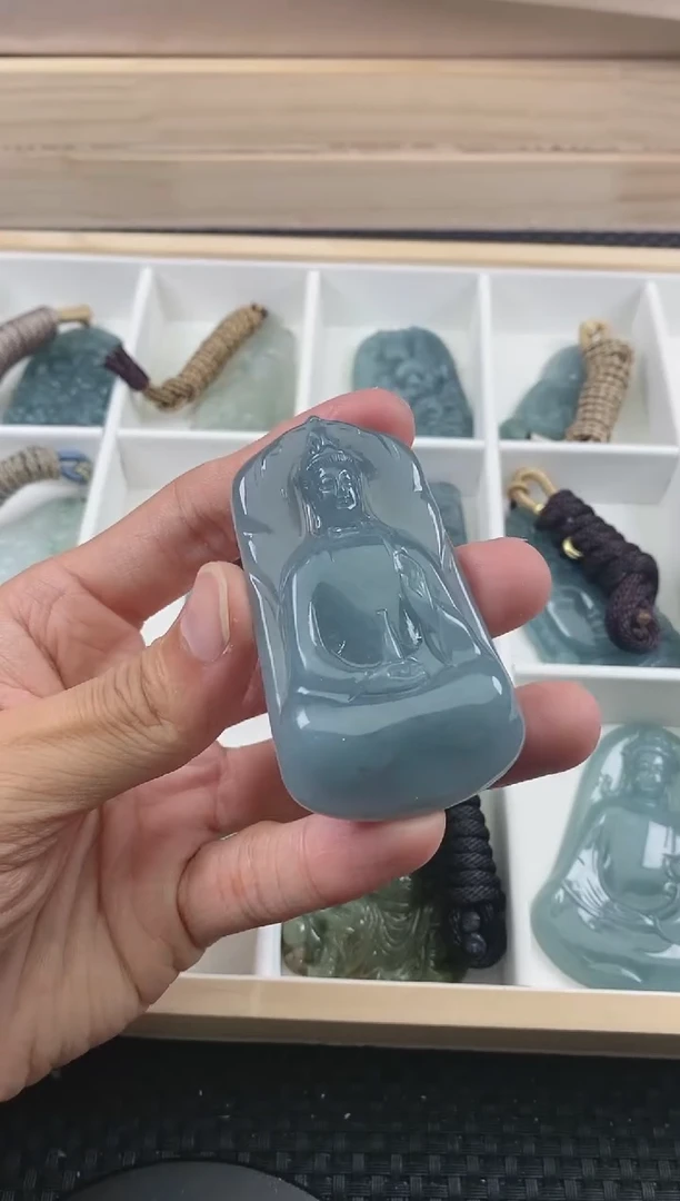 翡翠未镶嵌颈饰