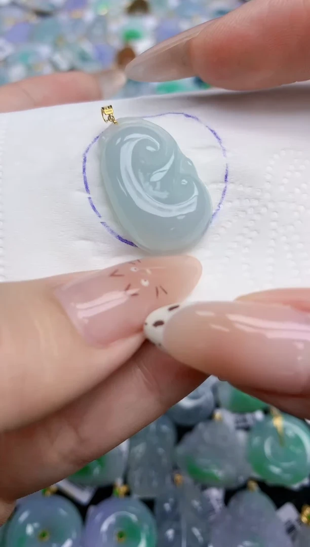 翡翠18K金镶嵌颈饰   天然翡翠A货