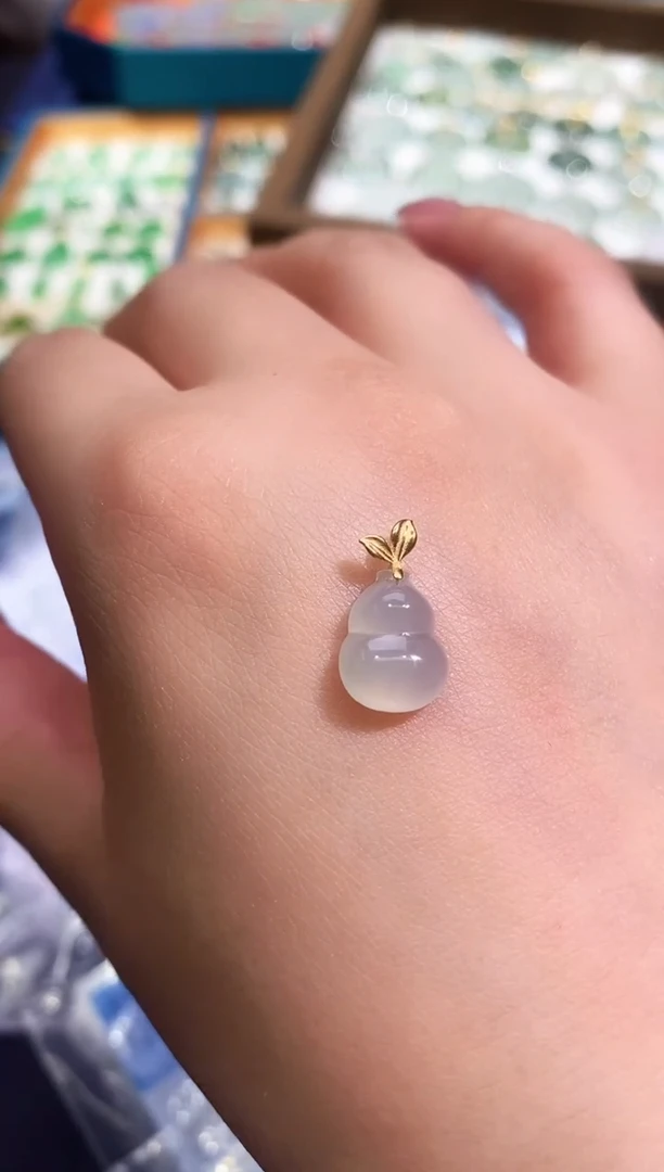 翡翠18K金镶嵌颈饰250610014