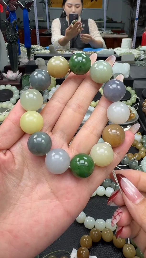 未镶嵌手链和田玉多宝卡18