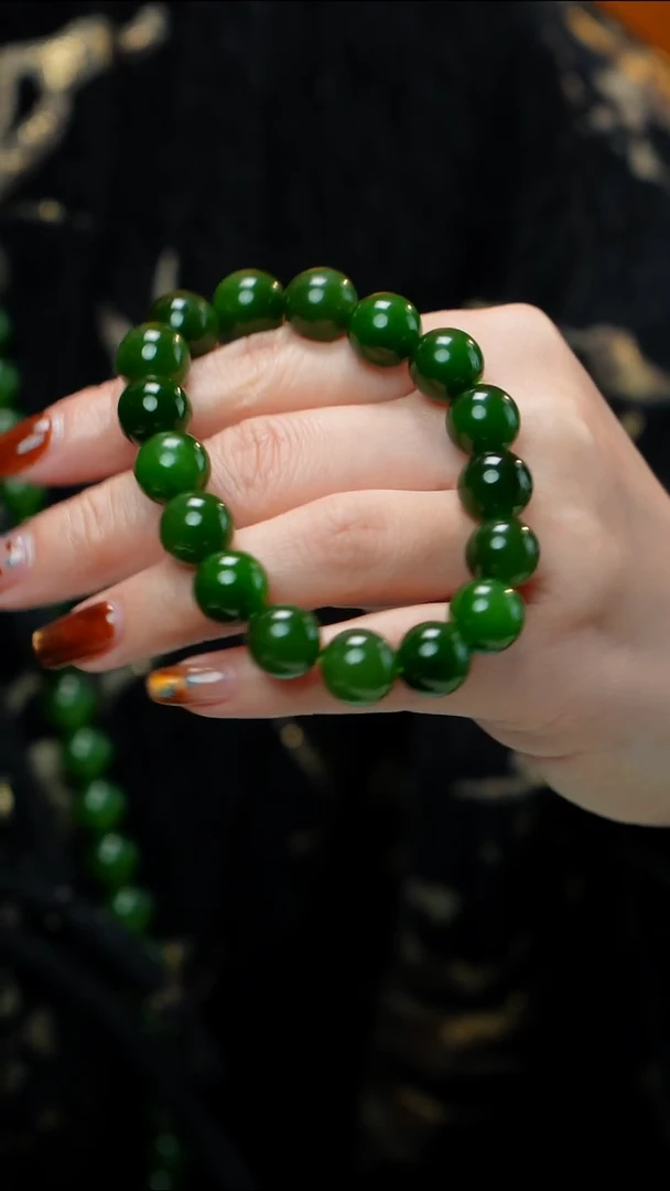 未镶嵌手链和田玉（碧玉）李*婕碧玉手链 多样性发其一